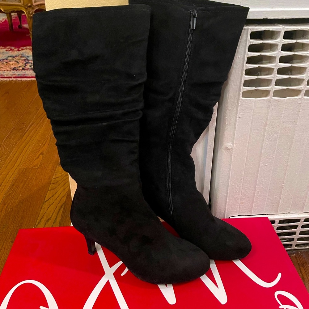 Suede boots
